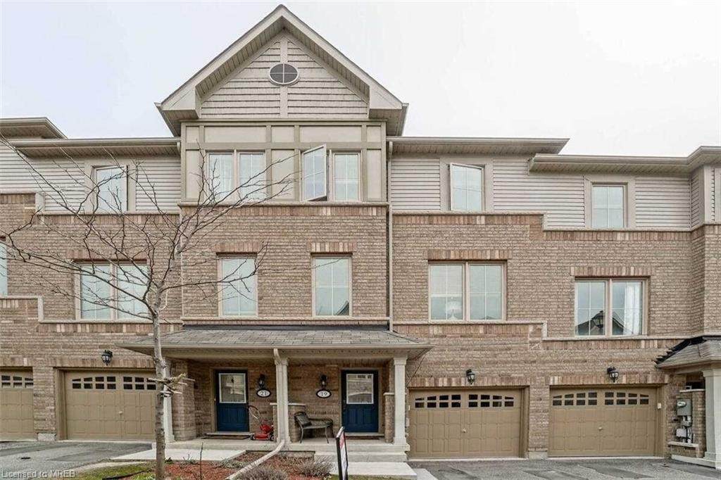 19 Cedar Lake Crescent - Photo 1