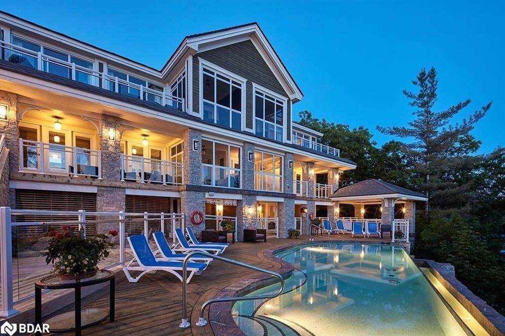 1869 Muskoka 118 Road - Photo 1