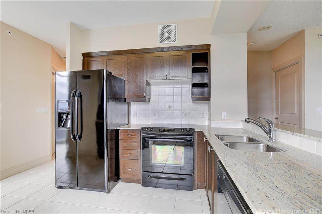 1665 The Collegeway - Photo 1