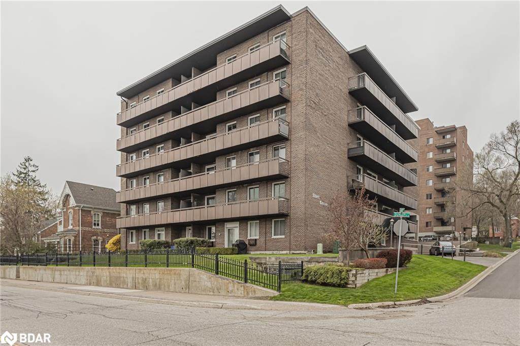 2 Albert Street - Photo 1
