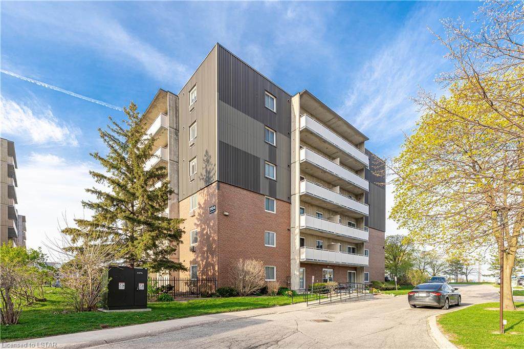 1104 Jalna Boulevard - Photo 1
