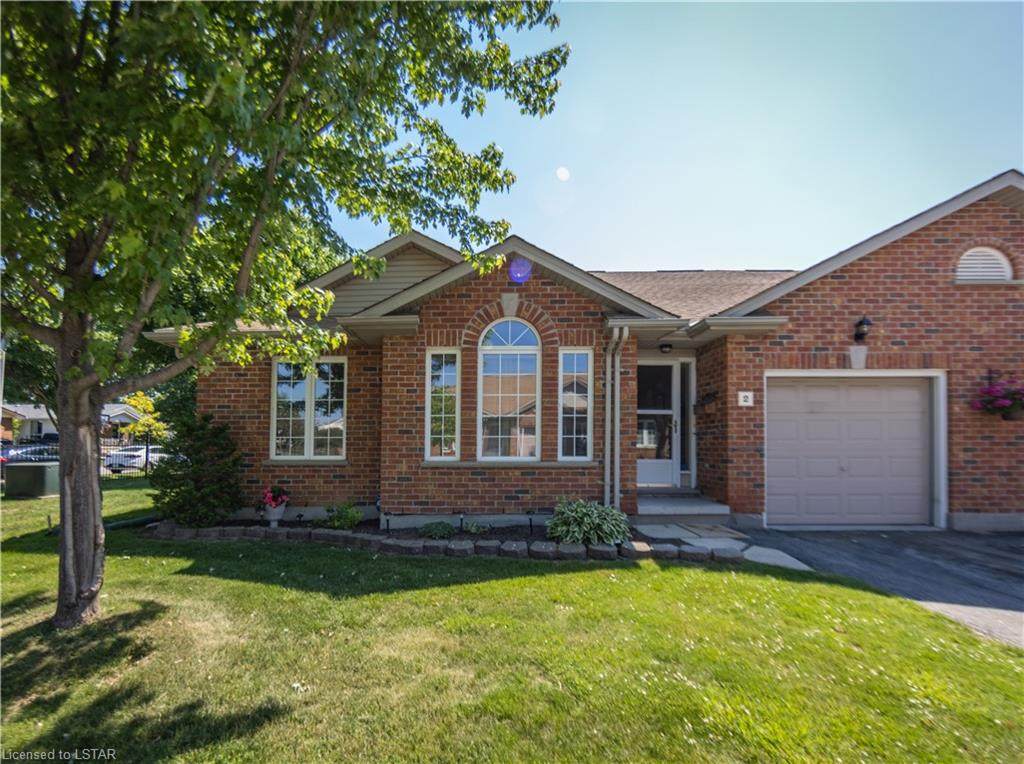 100 Stroud Crescent - Photo 1
