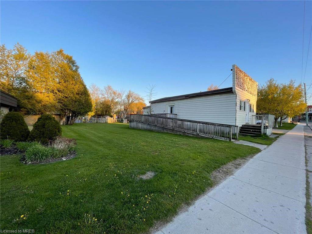 215 Winstanley Street - Photo 1