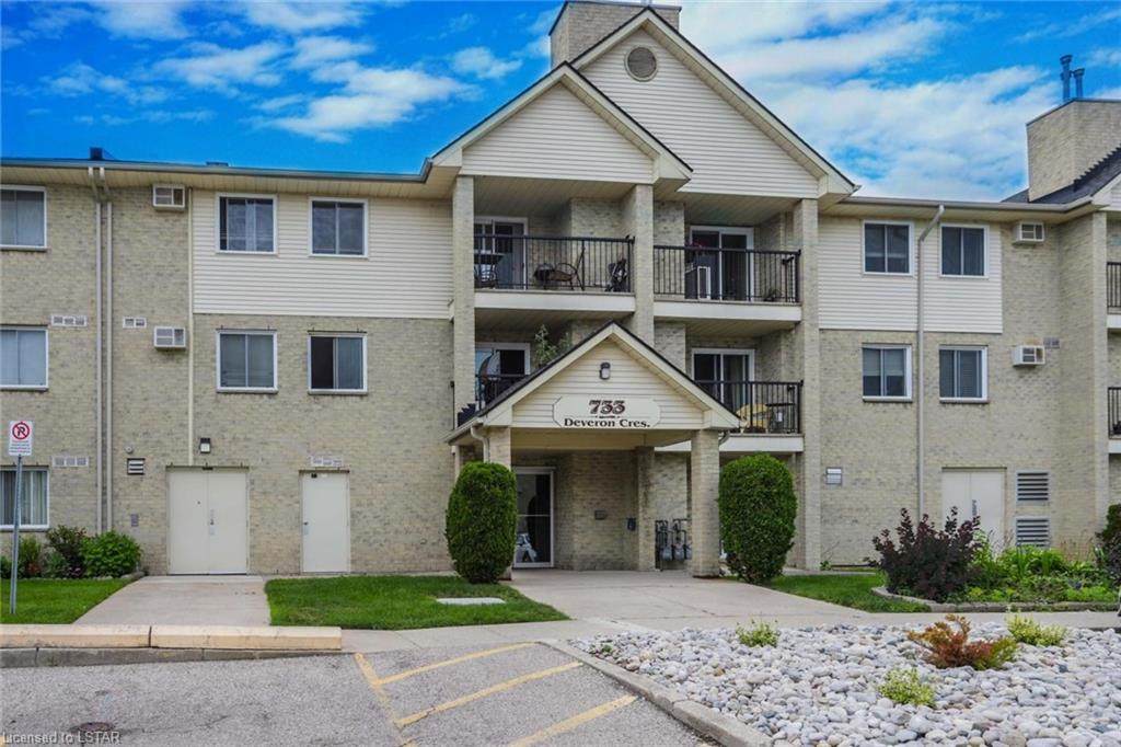 733 Deveron Crescent - Photo 1