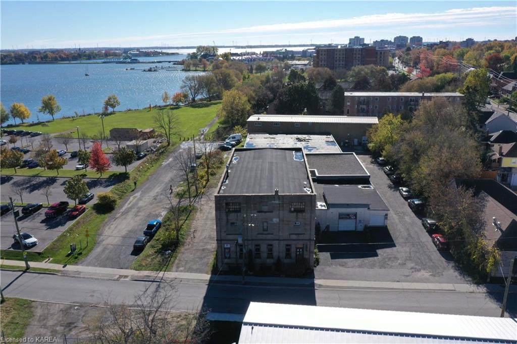 12 Cataraqui Street - Photo 1