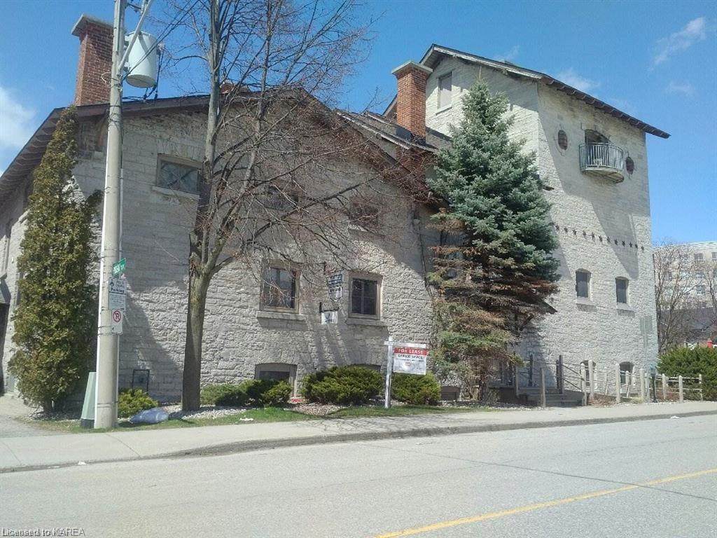 308 Wellington Street - Photo 1