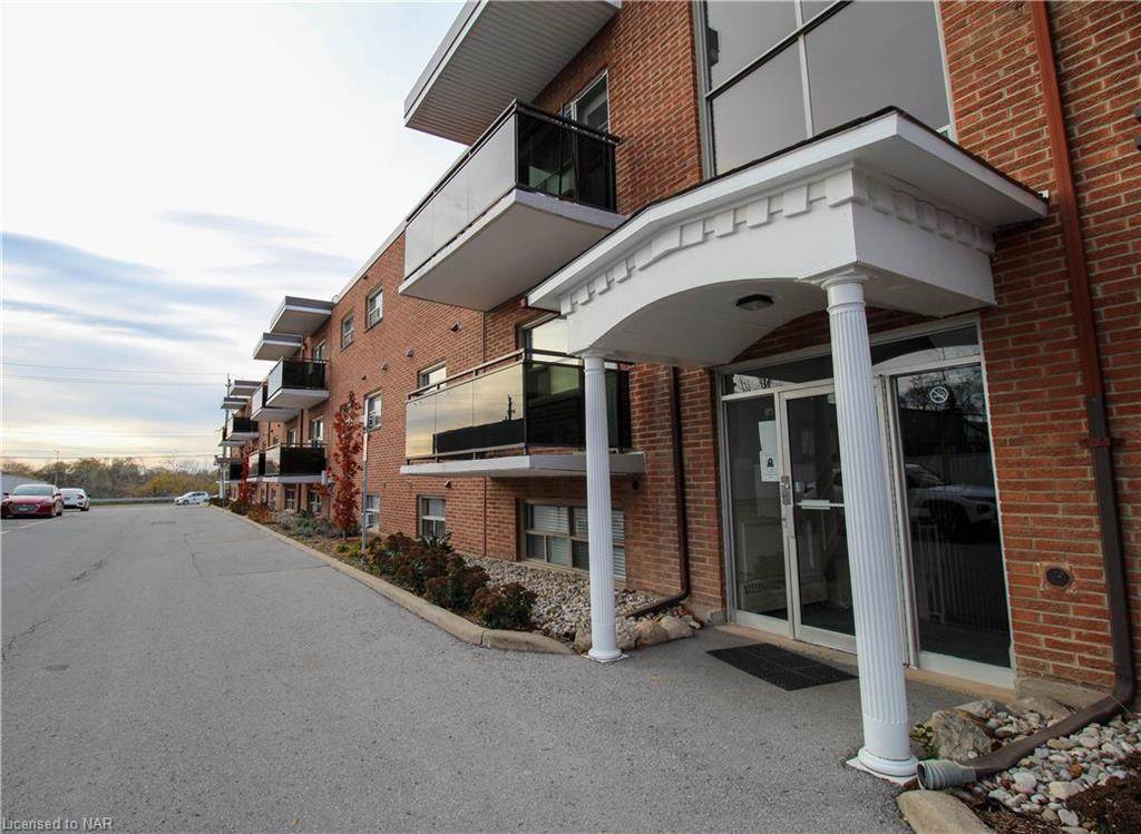 264 Oakdale Avenue - Photo 1