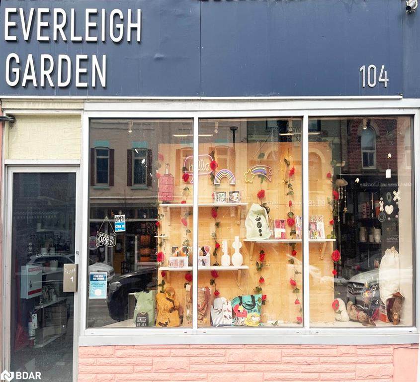 104 Dunlop Street - Photo 1