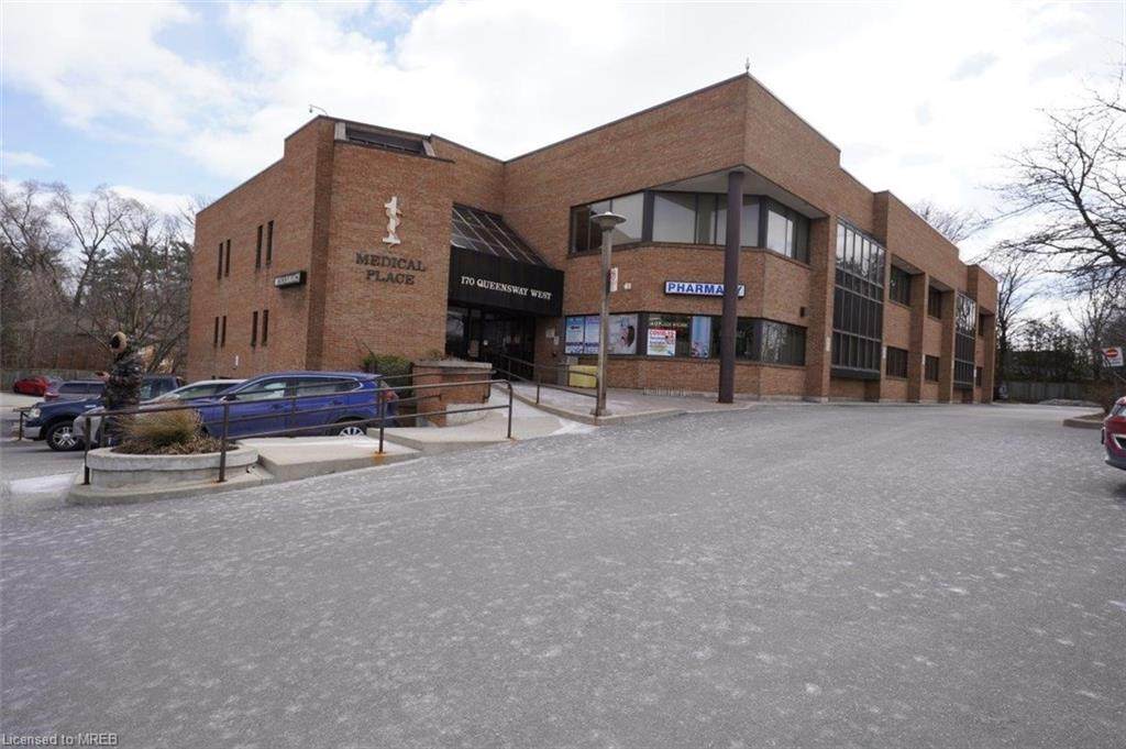 170 Queensway - Photo 1