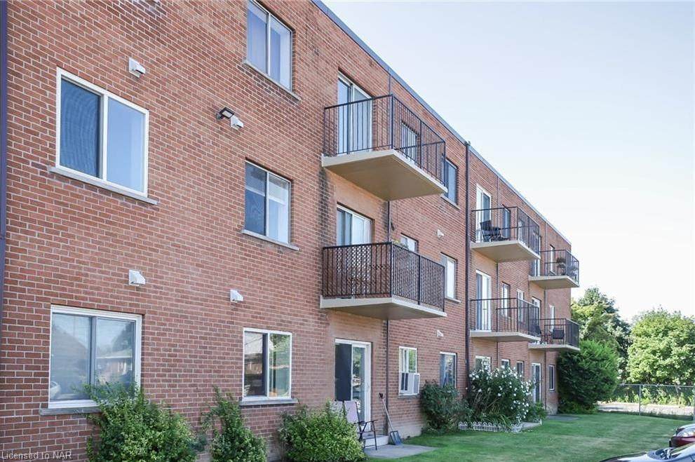 456 Carlton Street - Photo 1