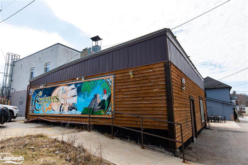345 King Street - Photo 1