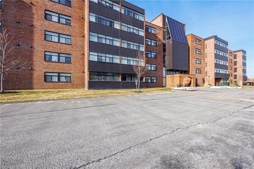 276 Oakdale Avenue - Photo 1