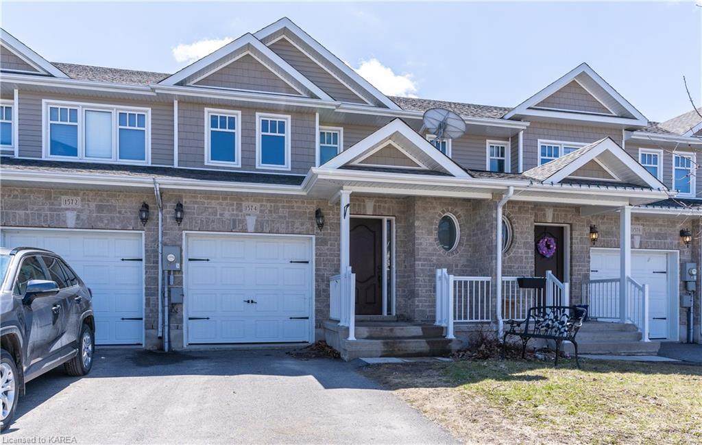 1574 Crimson Crescent - Photo 1