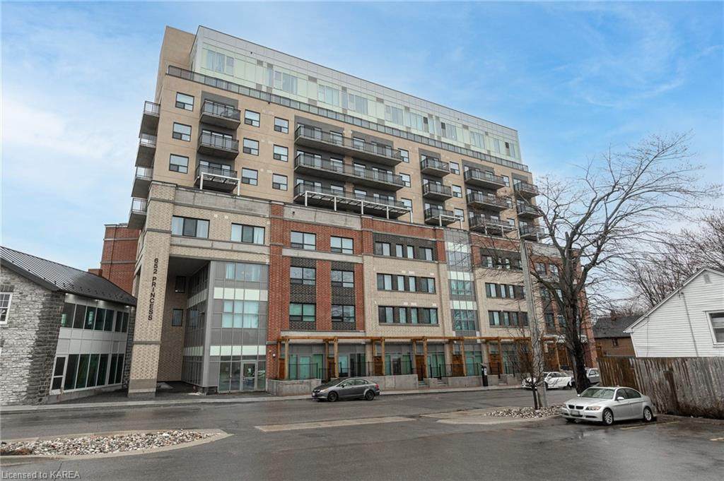 652 Princess Street - Photo 1