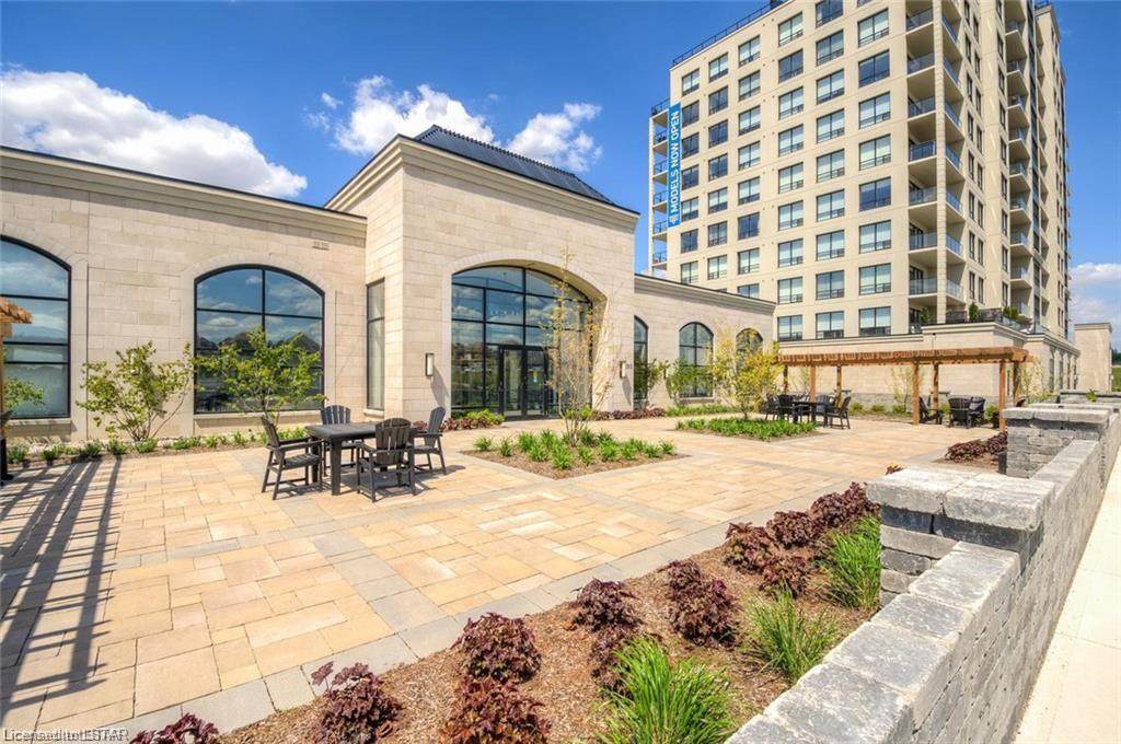 260 Villagewalk Boulevard - Photo 1