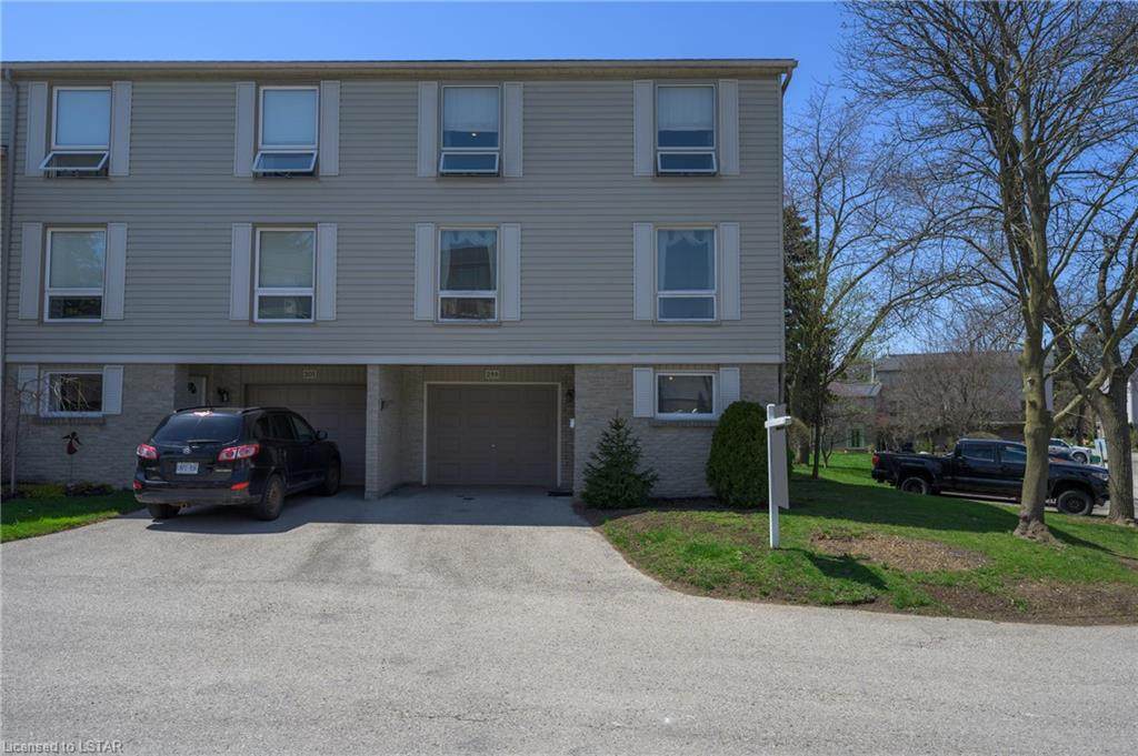 299 Everglade Crescent - Photo 1