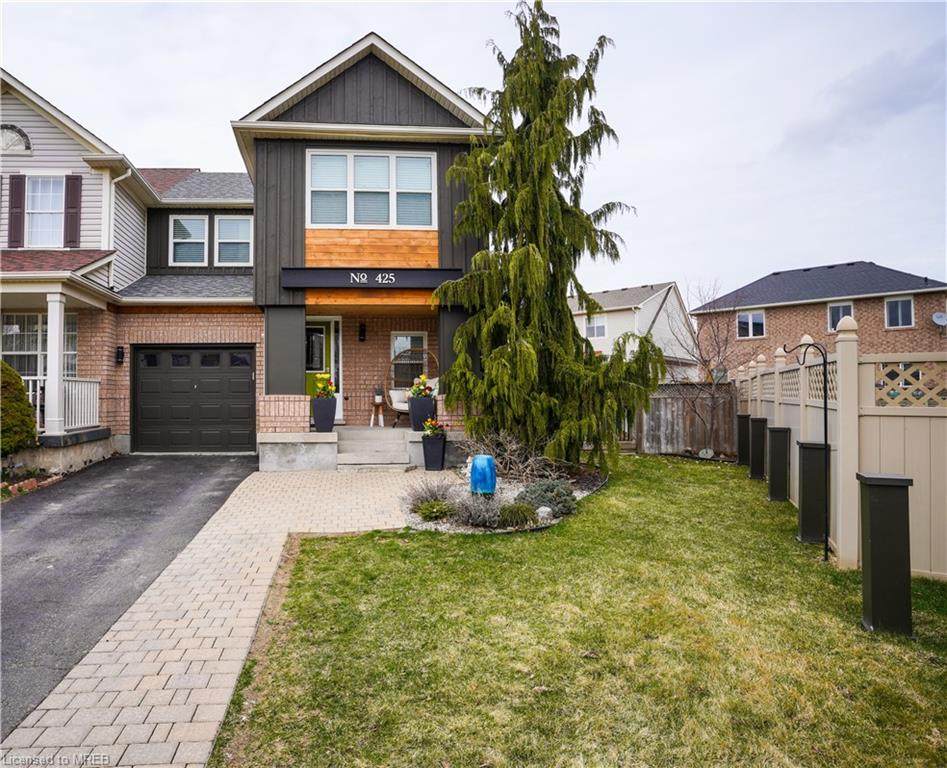 425 Baverstock Crescent - Photo 1