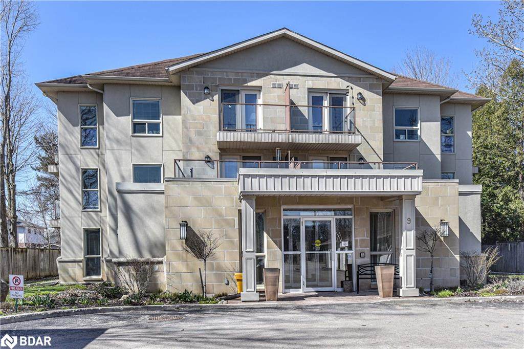 9 Westmount Drive - Photo 1