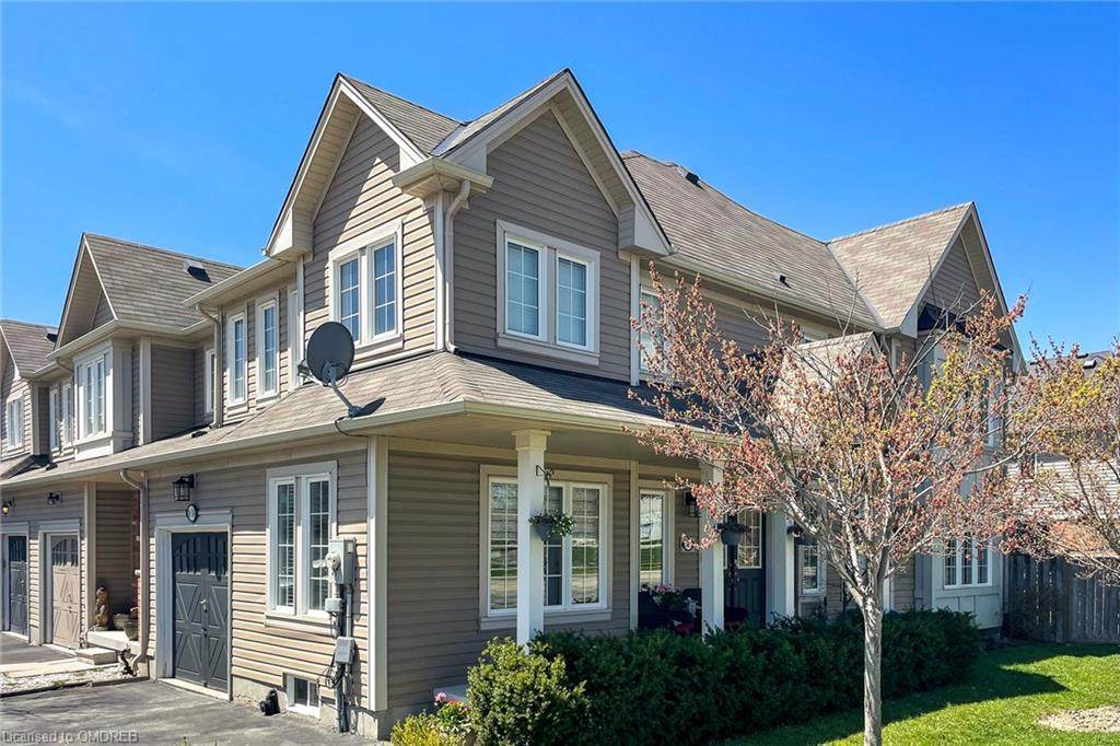 8 Bradley Avenue - Photo 1
