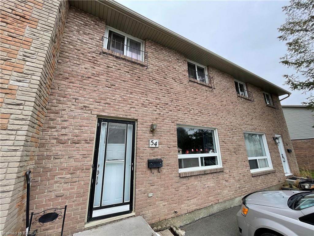 54 Rosemund Crescent - Photo 1
