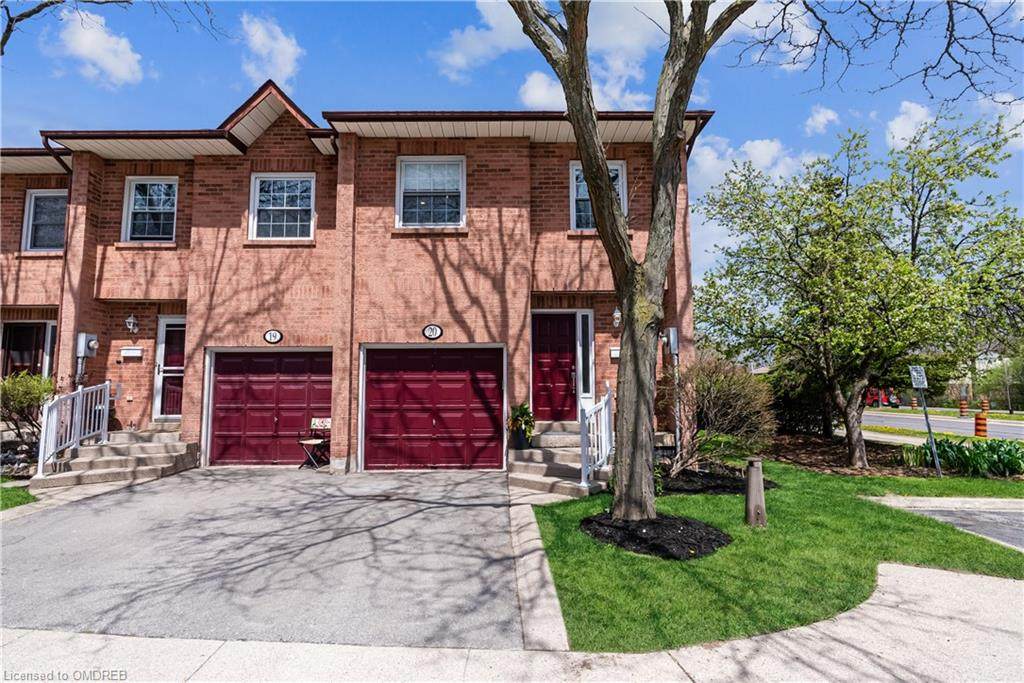 2004 Glenada Crescent - Photo 1