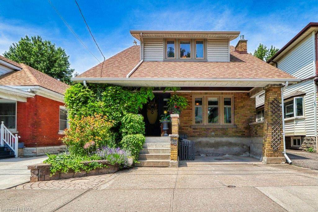 29 Chaplin Avenue - Photo 1