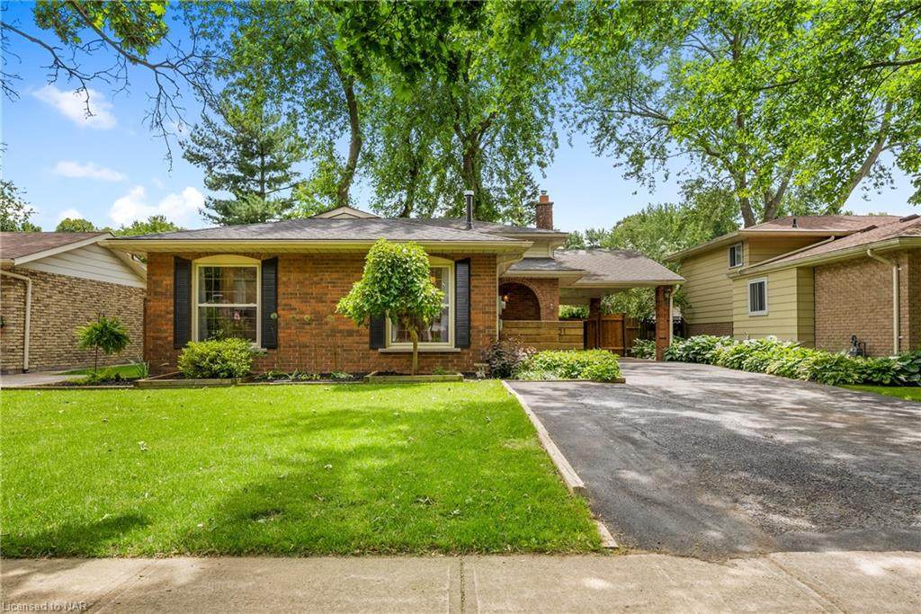 21 Fallingbrook Drive - Photo 1