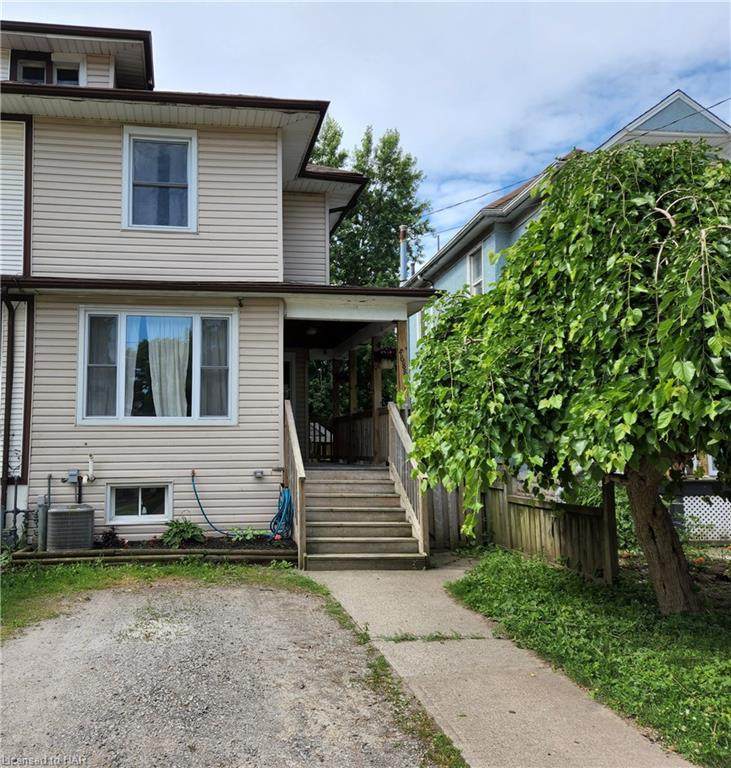 4688 Mcdougall Crescent - Photo 1