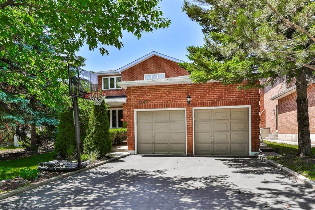 2070 Castlefield Crescent - Photo 1