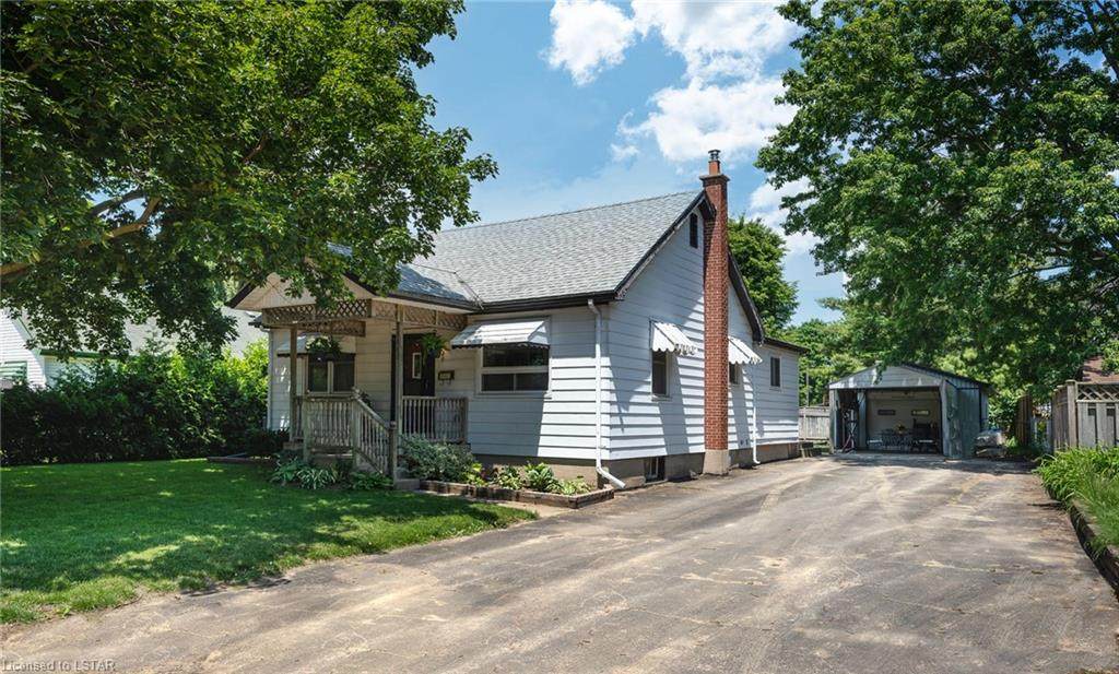 2580 Queen Street - Photo 1