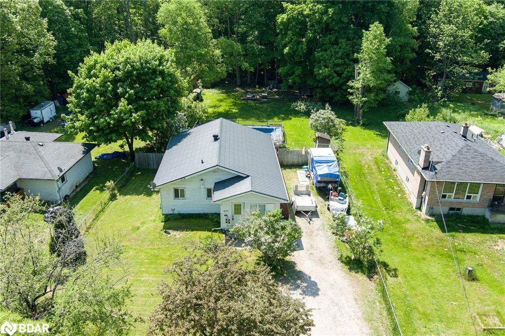 637 Pinegrove Avenue - Photo 1