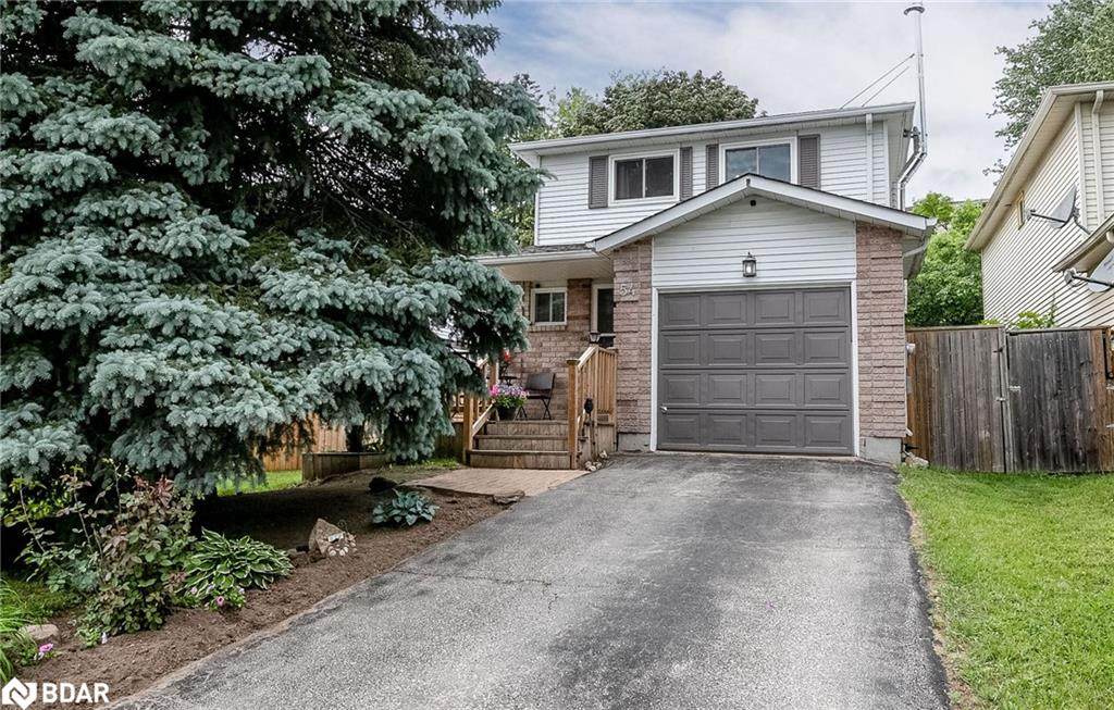 54 Hemmingway Crescent - Photo 1