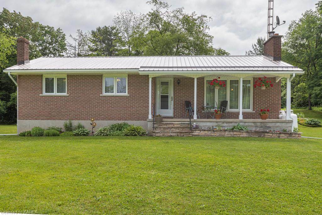 183 Lyndhurst Road - Photo 1