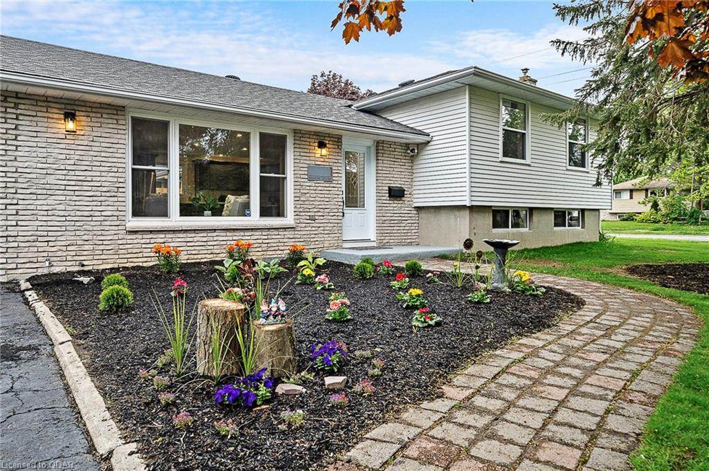 1 Diamond Crescent - Photo 1