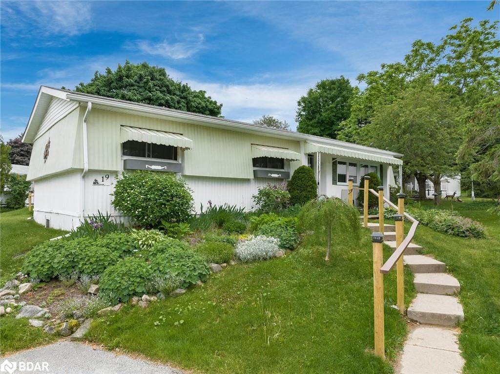 19 Flora Drive - Photo 1