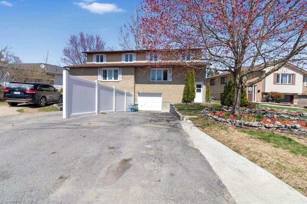 752 Grouse Crescent - Photo 1