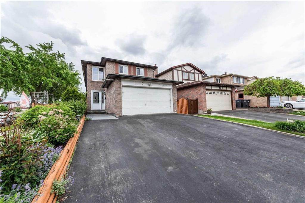 7 Abelard Avenue - Photo 1