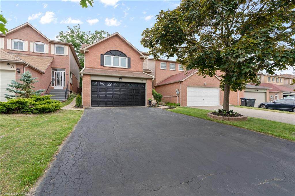 10 Newgate Place - Photo 1