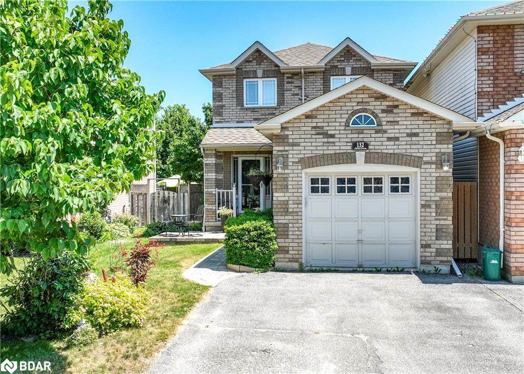 132 Julia Crescent - Photo 1