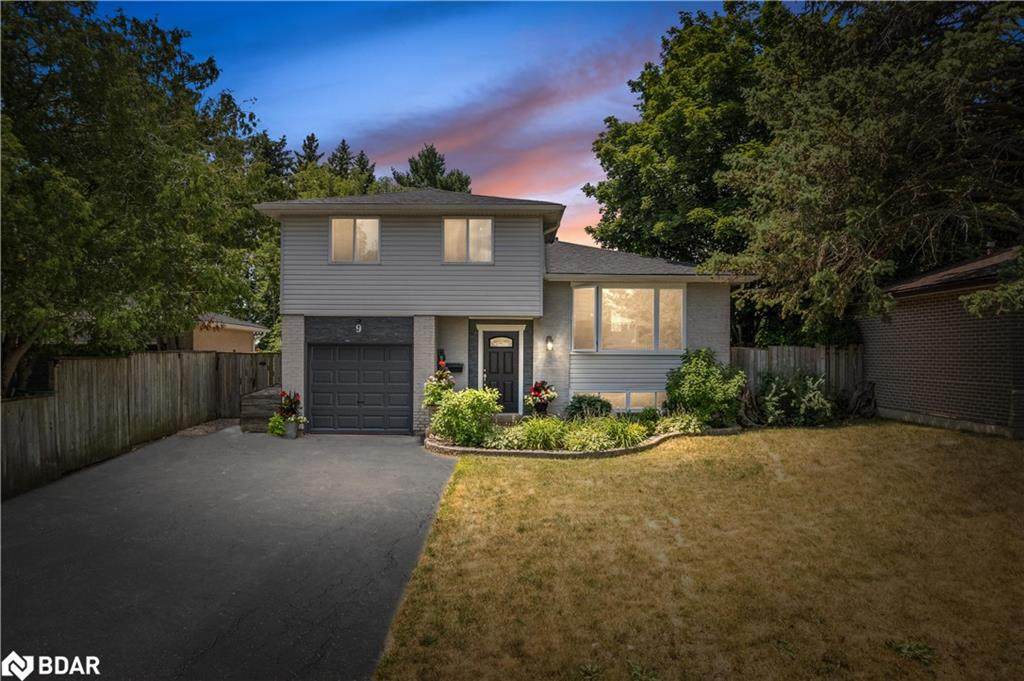 9 Baker Crescent - Photo 1