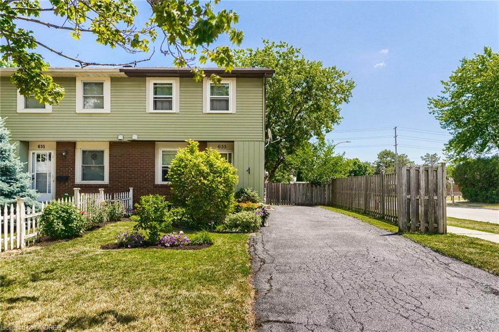 633 Lomond Crescent - Photo 1