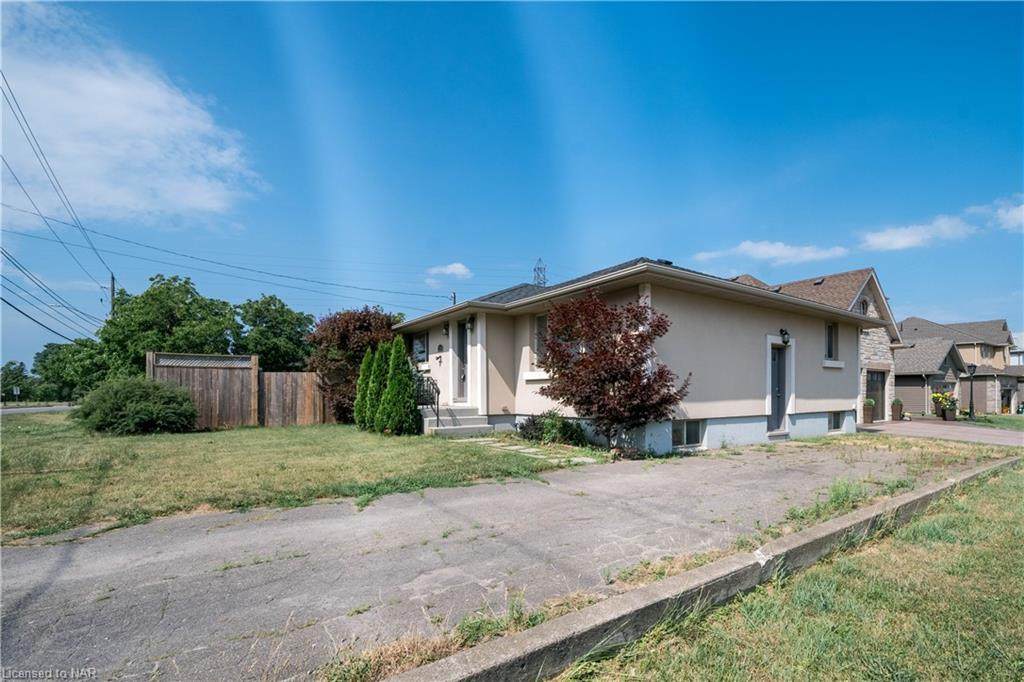 2256 Stanley Avenue - Photo 1