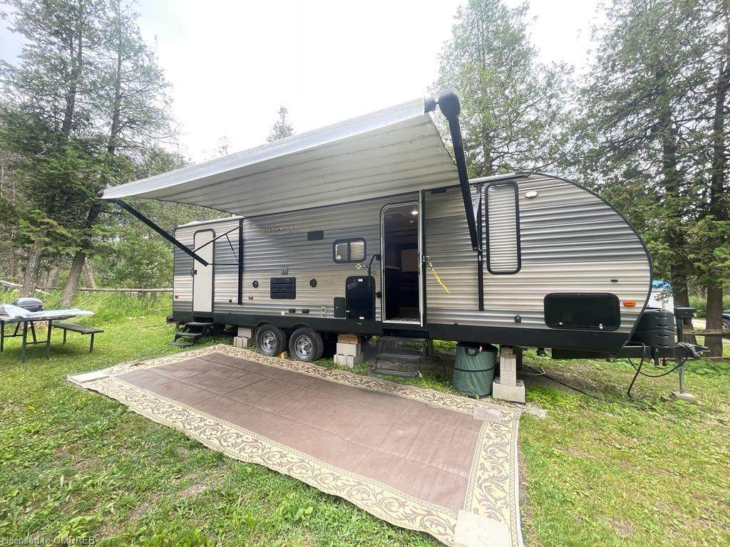 7489 Sideroad 5 E - Photo 1