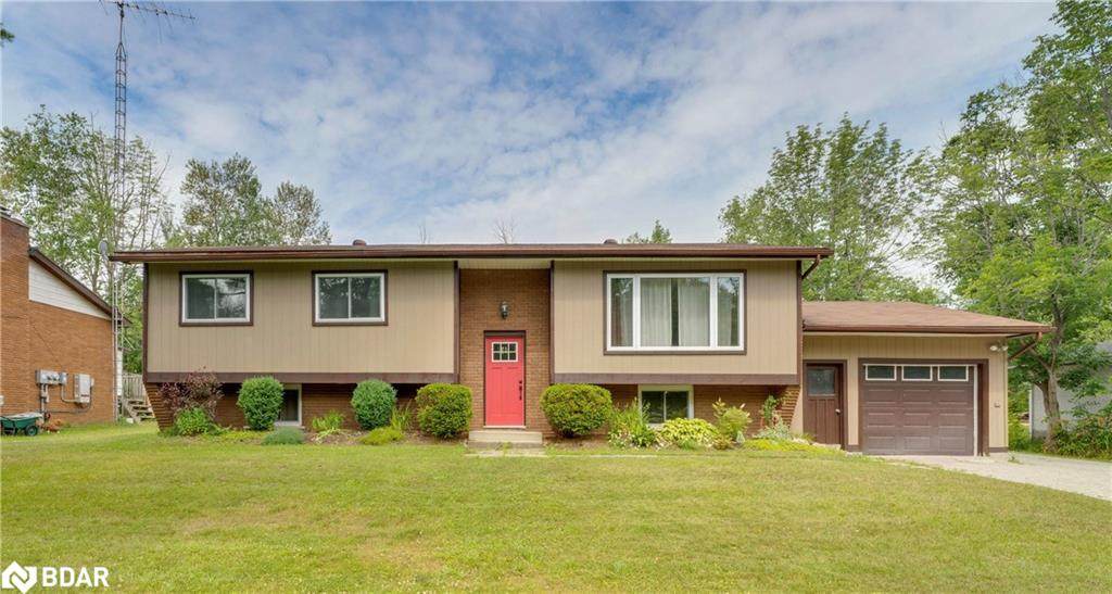2036 Centre Avenue - Photo 1