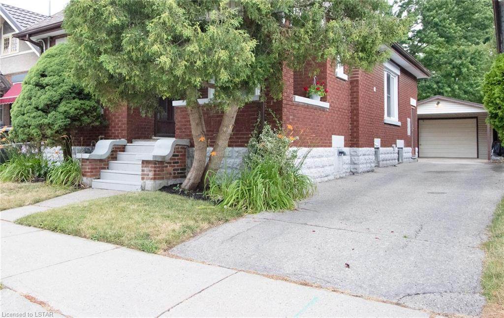 464 Woodman Avenue - Photo 1
