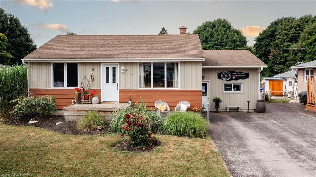 210 Mary Street - Photo 1