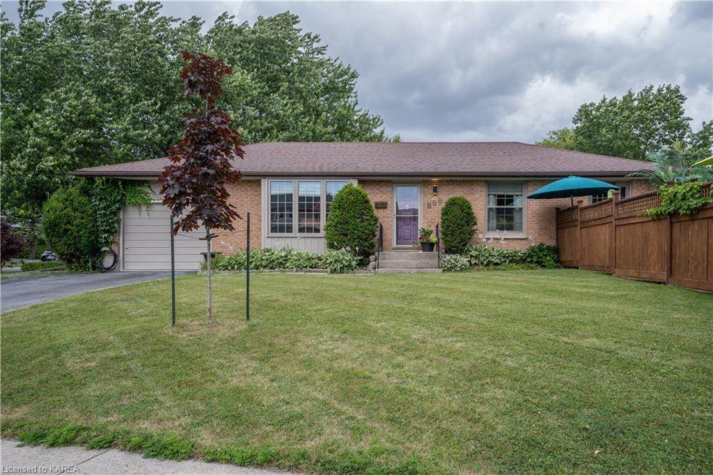 890 Percy Crescent - Photo 1