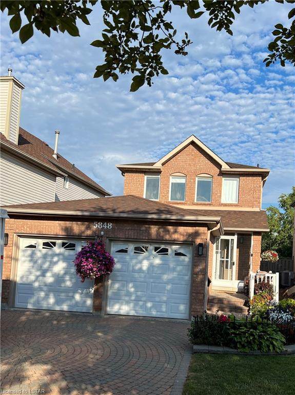 5848 Tayside Crescent - Photo 1