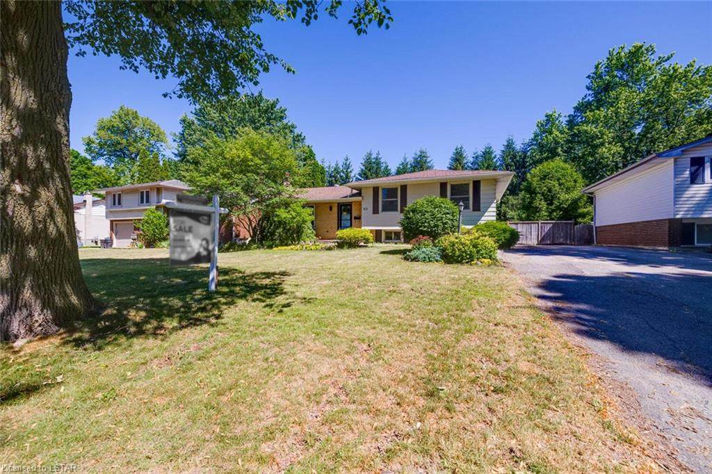 815 Westbury Crescent - Photo 1