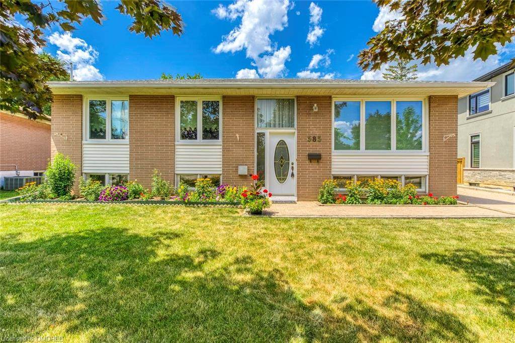 585 Valley Drive - Photo 1